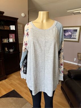 Style & Co. heather gray raglan fancy sweatshirt with floral & stripe sleeves-XL